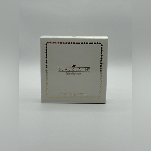 White Compact Powder - Picture 11 of 12